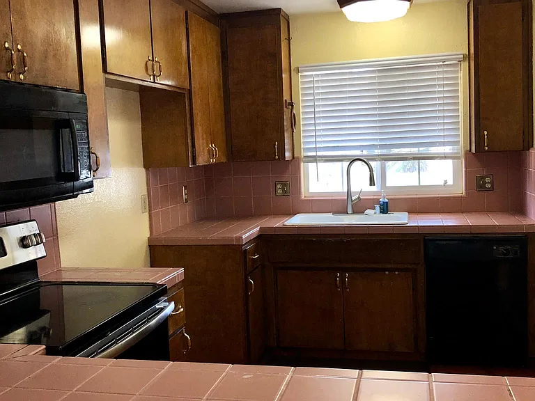 2704 Finlandia Ave — Photo 5
