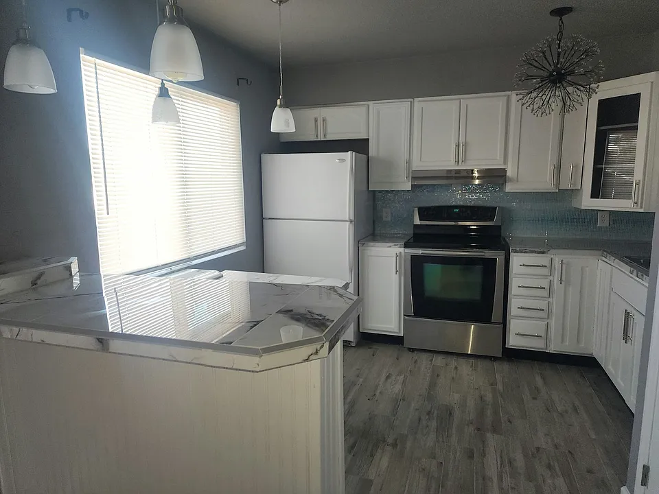 317 S Stapley Dr #202