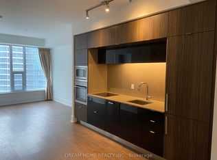 10 York St #3009, Toronto, ON M5J 0E1