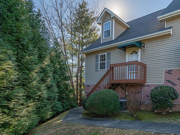 2nd image of 805 Cambridgeshire Ct #805