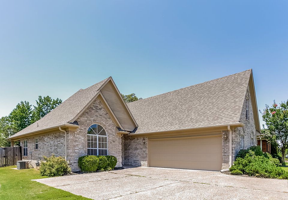 1st image of 4155 Chaucer Dr