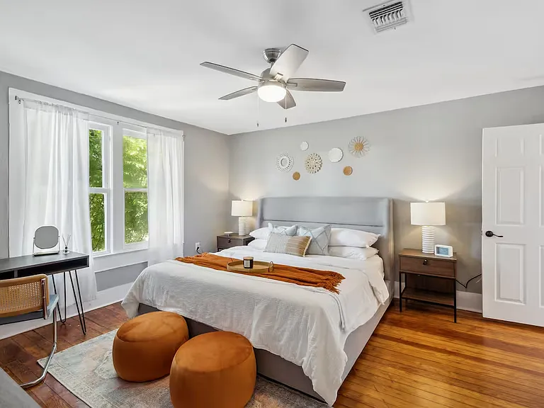 825 W Agarita Ave — Photo 15