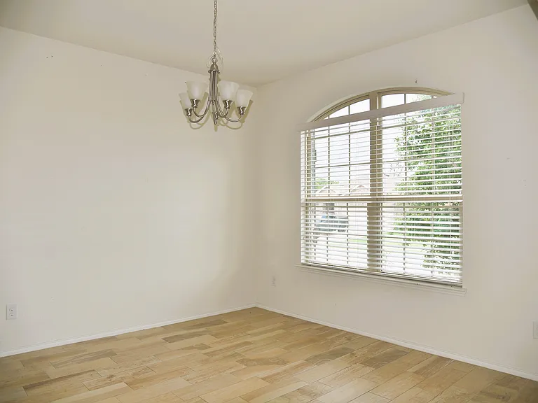1405 Acmite Ave — Photo 4