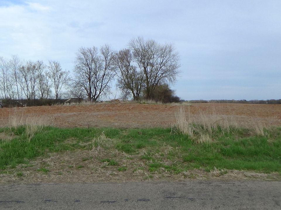1st image of Emerald Crown Pkwy And Center Road