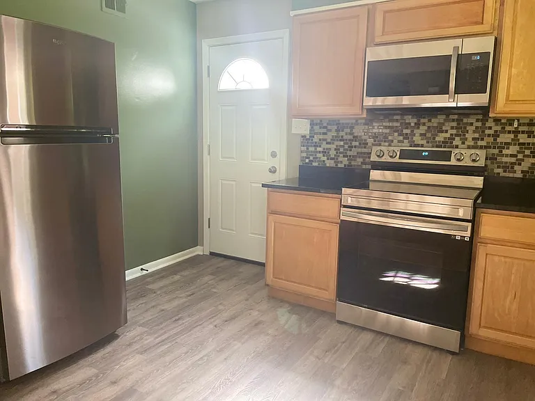 5011 River Rd — Photo 7
