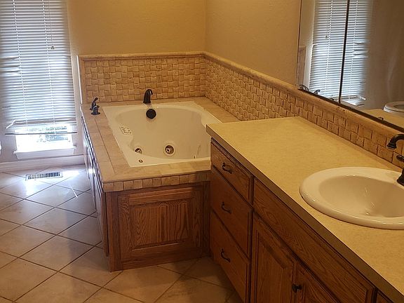 3rd image of 1010 Ranchwood Pl