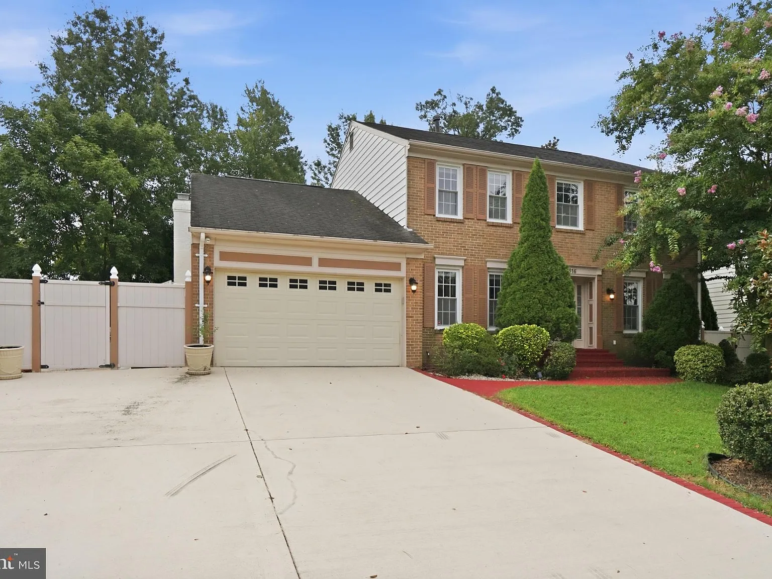 5 bed, 3.5 bath, 3411 sqft, $6,350 — Photo 1