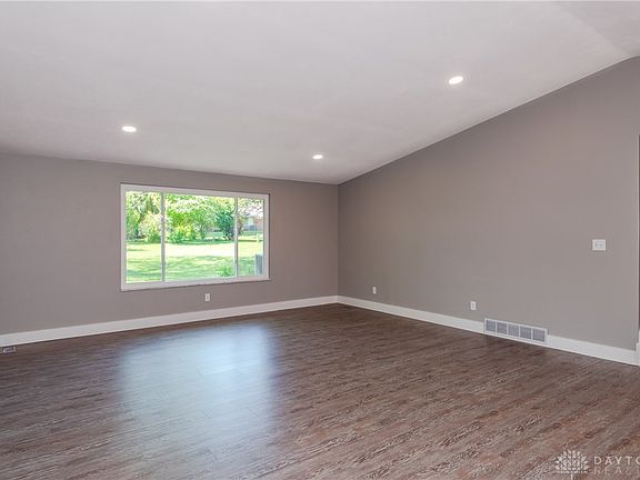 5th image of 5827 Overbrooke Rd