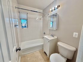 108 Atlantic St SE