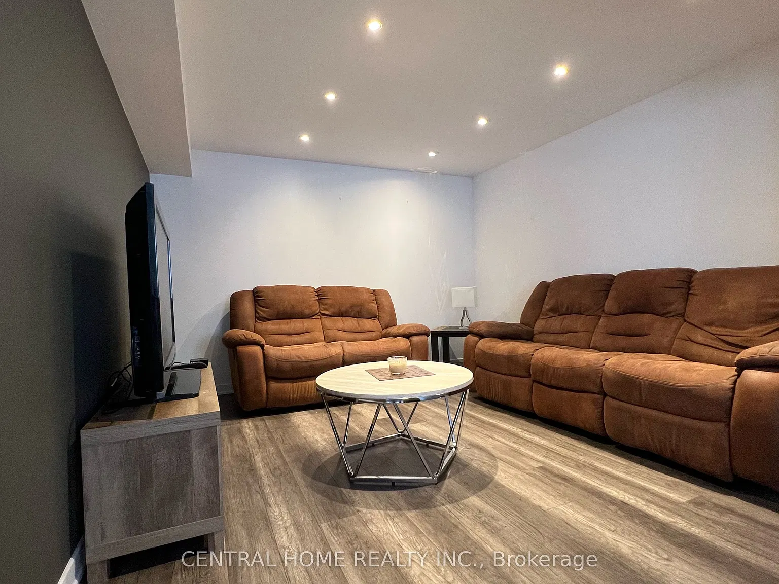2 bed, $2,200 — Photo 4