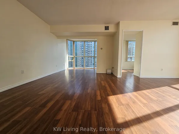 285 Enfield Pl #1503, Mississauga, ON L5B 3Y6