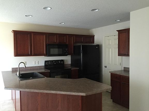 2nd image of 4802 Algonquin Dr #1