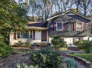 5827 Idlebrook Dr, Charlotte, NC 28212