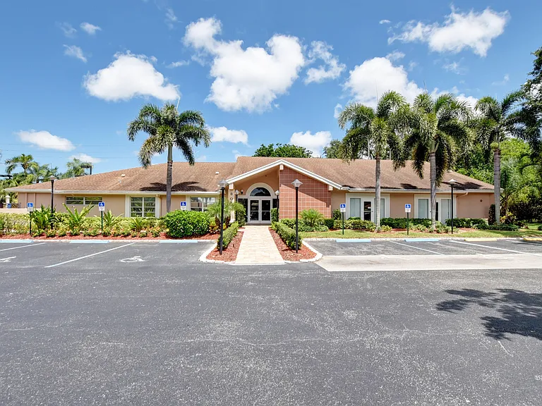 8256 Summerbreeze Ln — Photo 48