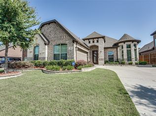 131 Red Pine Dr, Red Oak, TX 75154