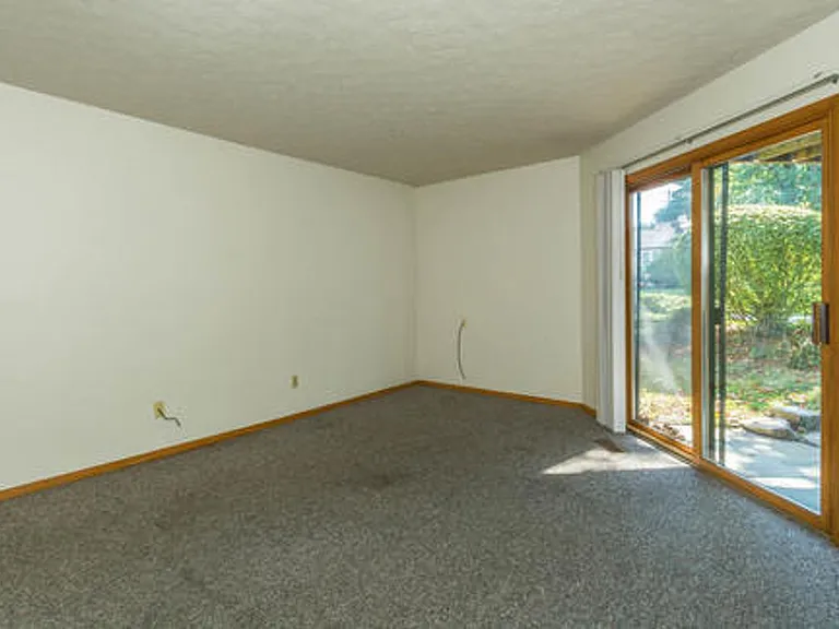 525 E Smith Ave — Photo 10