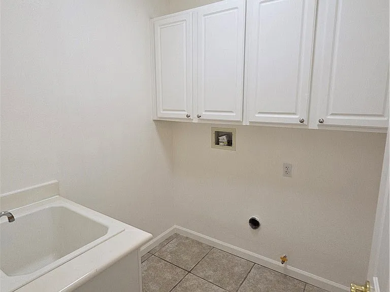43823 Carentan Dr — Photo 18