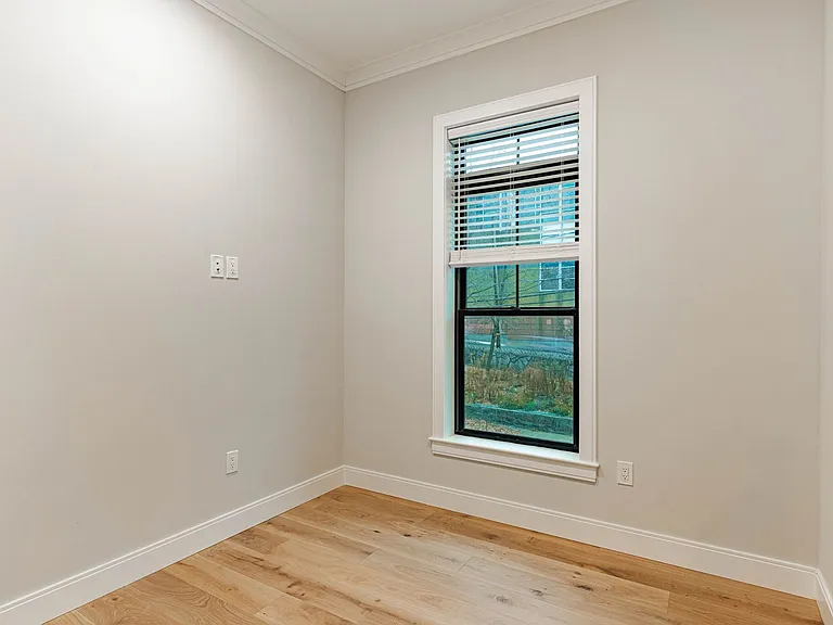 157 Everett St #201 — Photo 12
