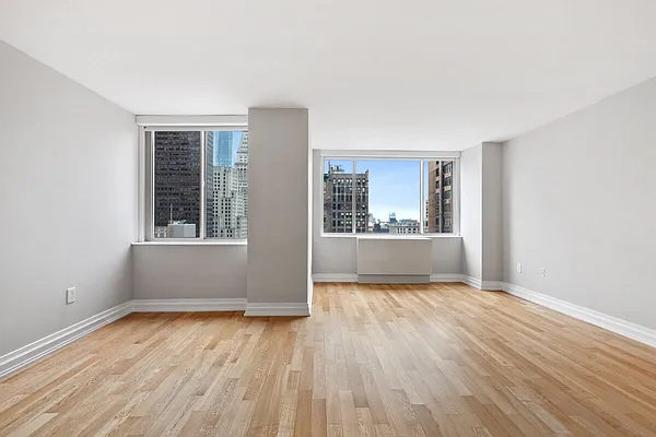 Rented by Greystar | media 7