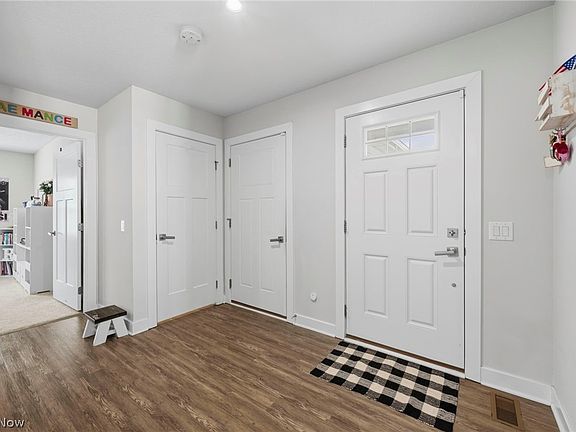 4th image of 4149 Hidden Village Dr