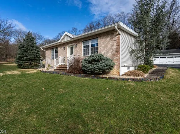 20 Summerfield Rd, White Twp., NJ 07823