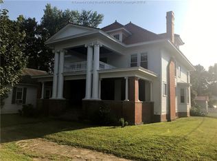 208 Henrietta St, Ravenswood, WV 26164