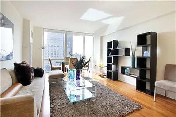 Sold by Warburg | media 17