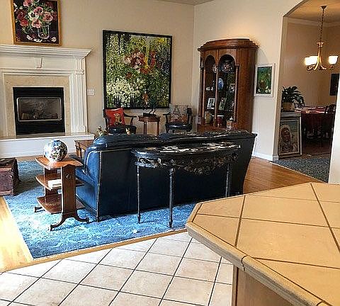 5th image of 705 Lupine Dr S