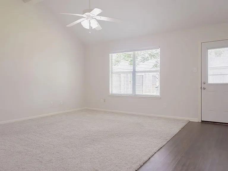 9514 Amberjack Dr — Photo 12