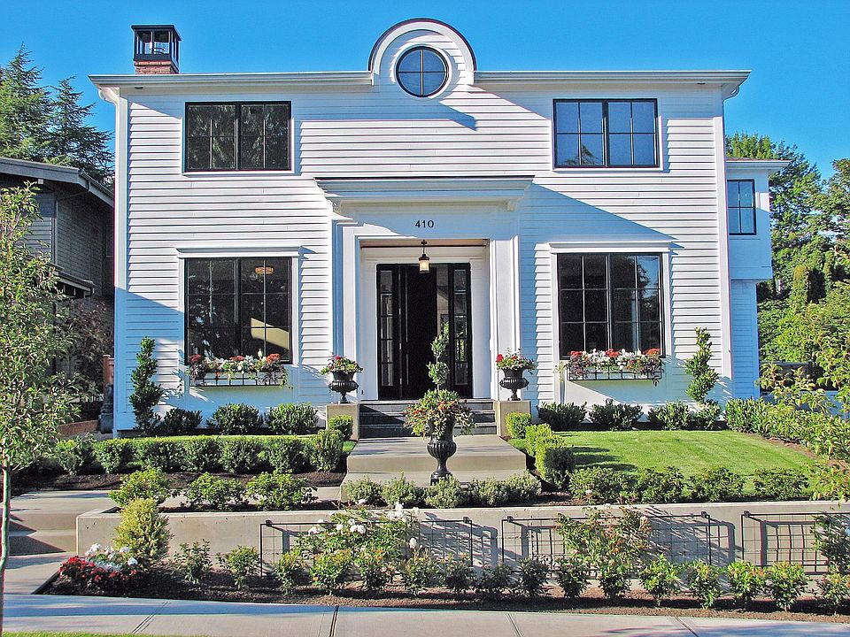 Modern Georgian In Kirkland!
