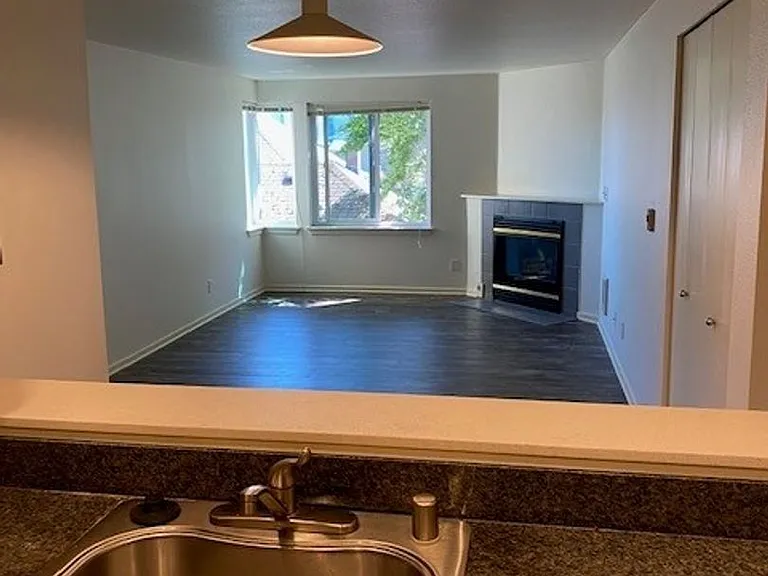 6th Ave Apartments — Photo 33