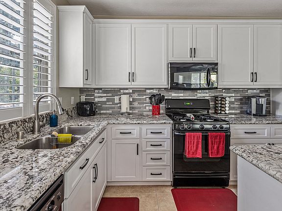 3rd image of 4461 Avenida Aquila #1