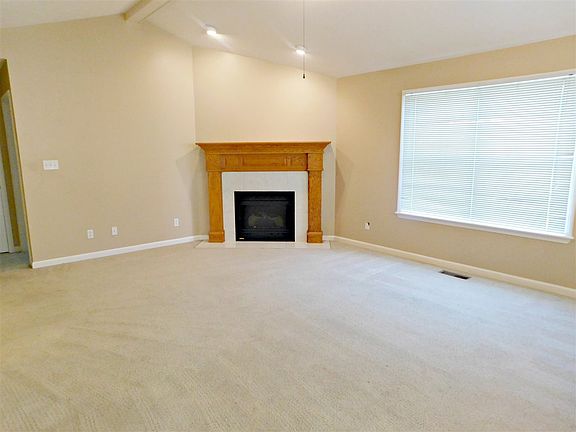 3rd image of 8425 Hazel Ct