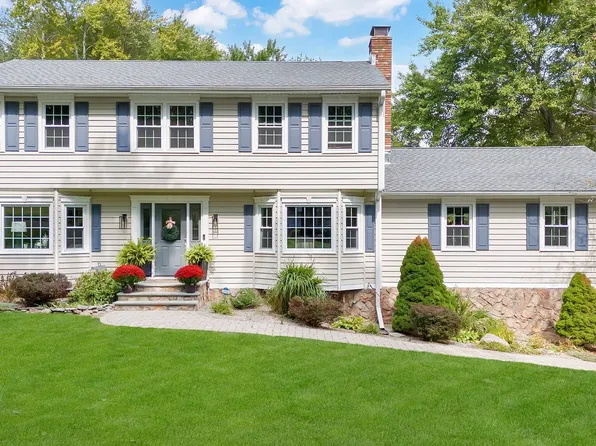 25 Deerfield Lane, Monroe, CT 06468