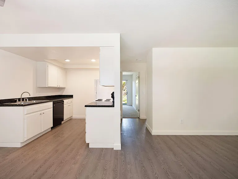 Elan Carlsbad Shores — Photo 9