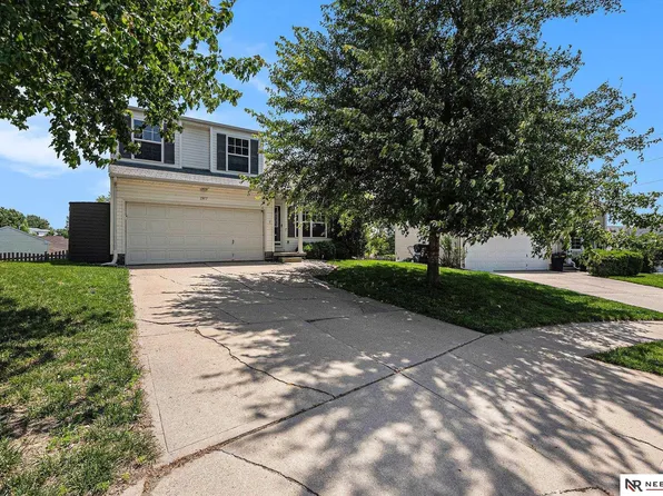 2107 N 167th Cir, Omaha, NE 68116