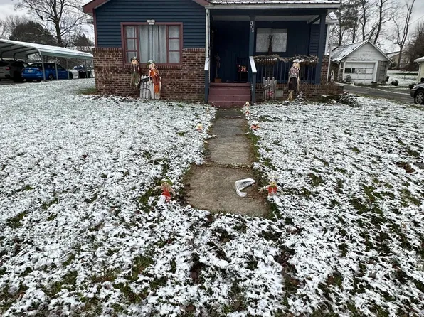 305 State Ave, Oak Hill, WV 25901