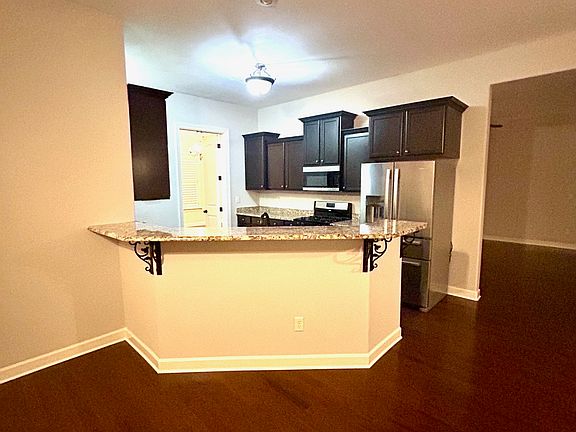 3rd image of 1359 Mountain Side Dr