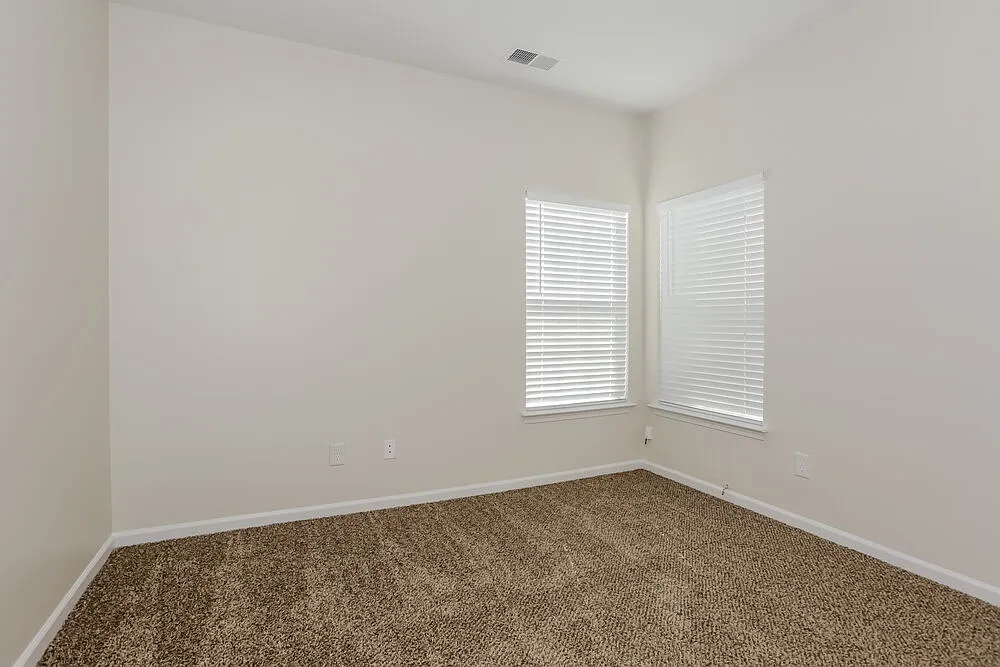 4 bed, 2.5 bath, 2236 sqft, $2,215 — Photo 3