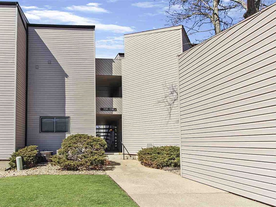 1st image of 7253 N Lakeside Ct