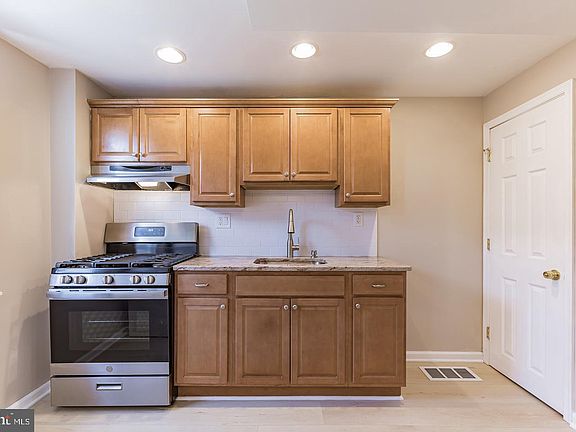 5th image of 4816 Rosalie St