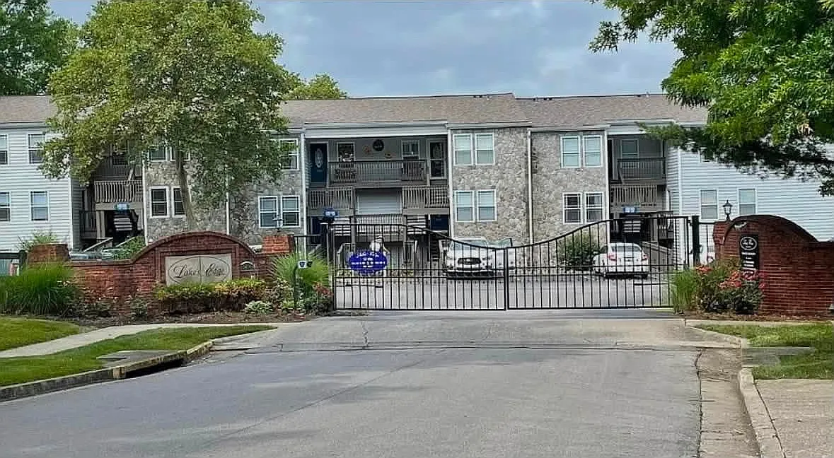 2 bed, 1157 sqft, $1,800 — Photo 1