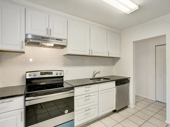 12704 Veirs Mill Rd APT 301, Rockville, MD 20853