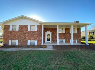 1213 Westfield Dr, Maryville, TN 37804
