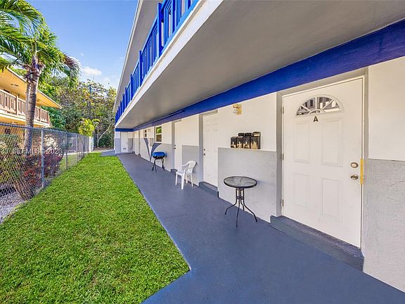 5th image of 640 SW 16th Ave