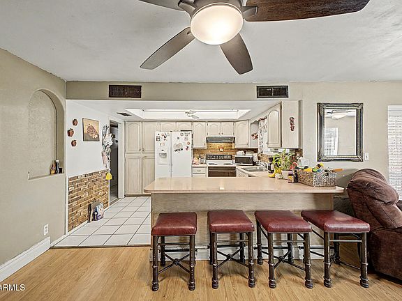 5th image of 3833 W VOGEL Avenue
