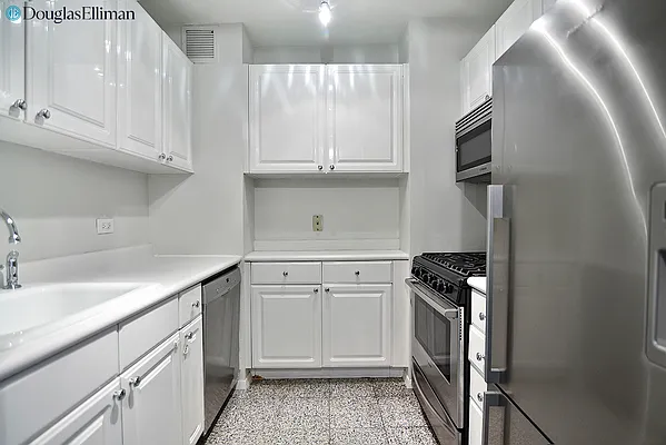 Rented by Douglas Elliman | media 12