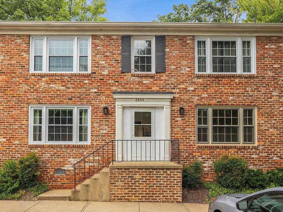 1st image of 2404 Barracks Ct APT 1