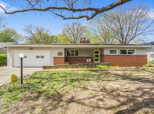 2445 S Luster Ave, Springfield, MO 65804