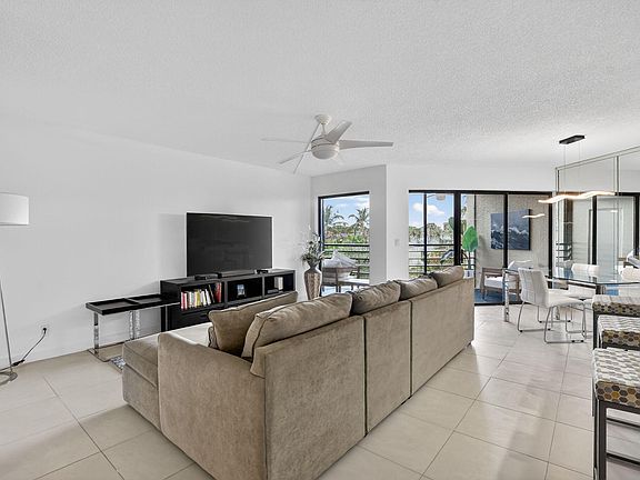 3rd image of 5851 Camino Del Sol Apt 402